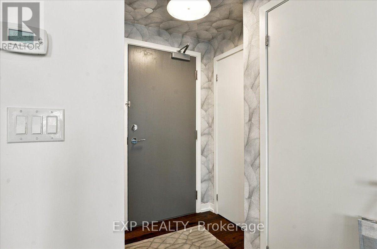 2206 - 21 Widmer Street, Toronto, Ontario  M5V 0B8 - Photo 4 - C13853728