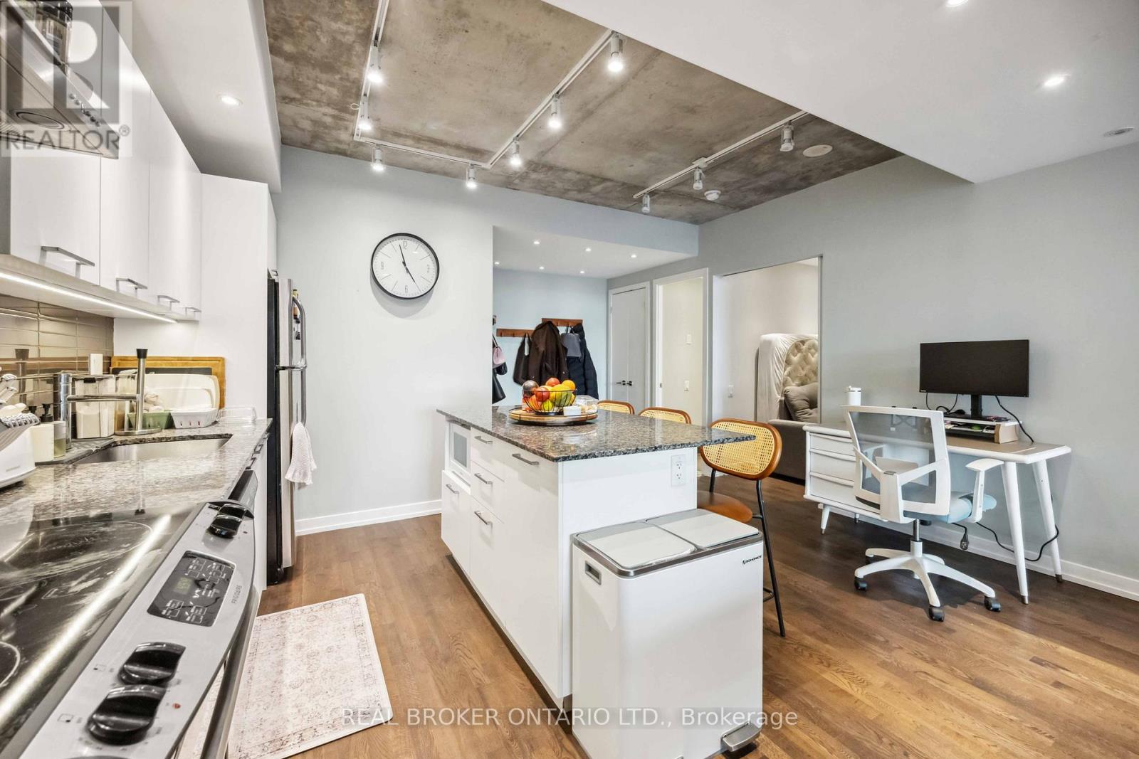 222 - 95 Bathurst Street, Toronto, Ontario  M5V 0H7 - Photo 15 - C13853806