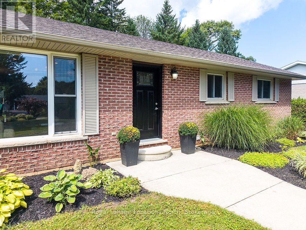 124 Greenfield Drive, Meaford, Ontario  N4L 1W6 - Photo 1 - X13853778