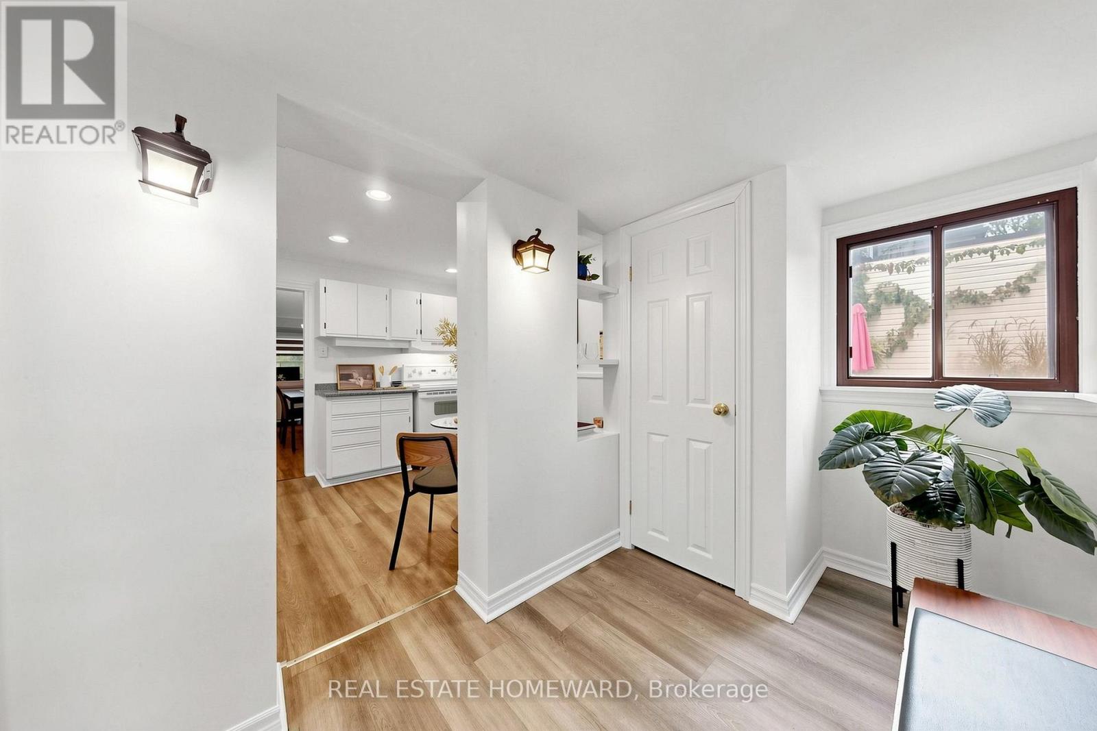 249 Queensdale Avenue, Toronto, Ontario  M4C 2B3 - Photo 20 - E13853860