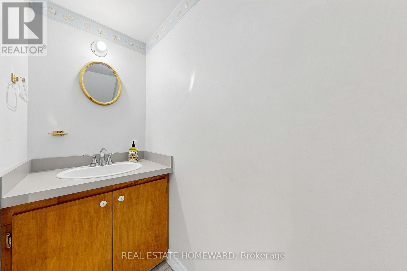 249 Queensdale Avenue, Toronto, Ontario  M4C 2B3 - Photo 36 - E13853860