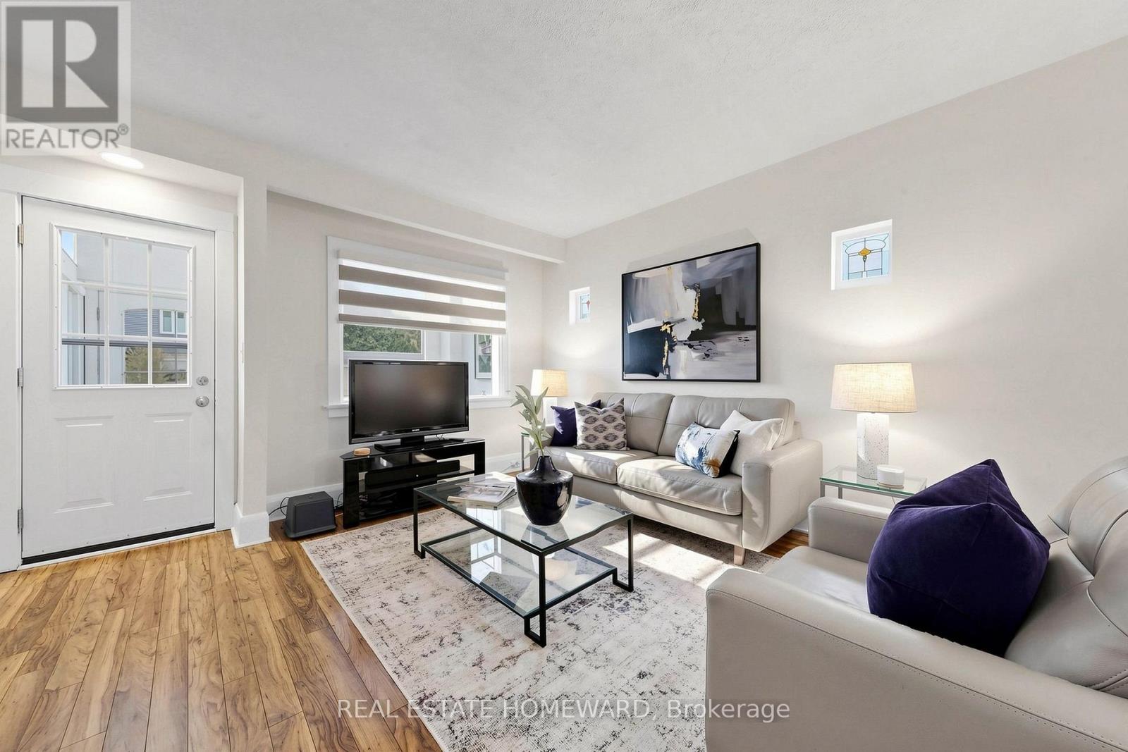 249 Queensdale Avenue, Toronto, Ontario  M4C 2B3 - Photo 6 - E13853860