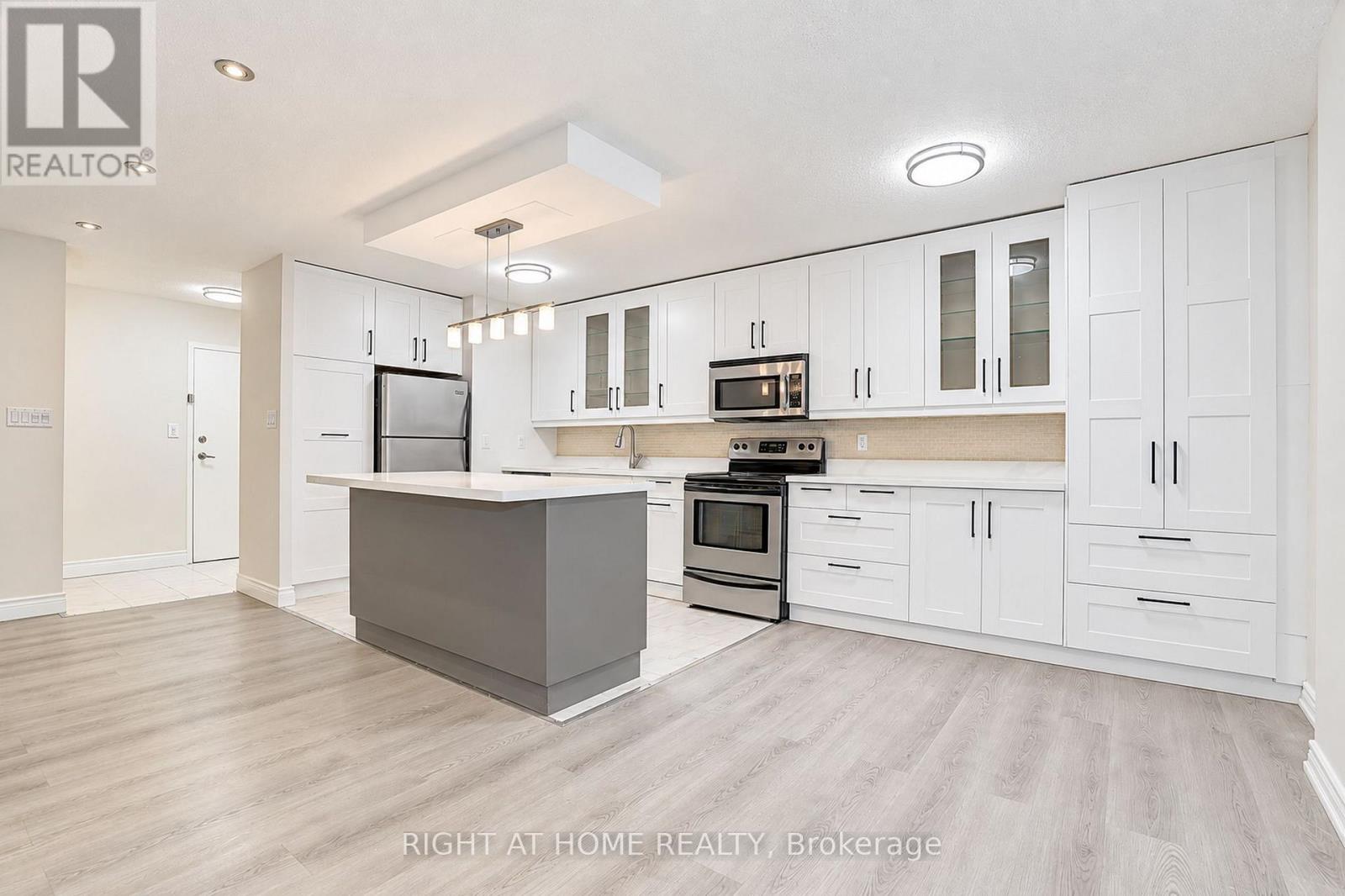 109 - 3025 THE CREDIT WOODLANDS DRIVE, Mississauga, Ontario