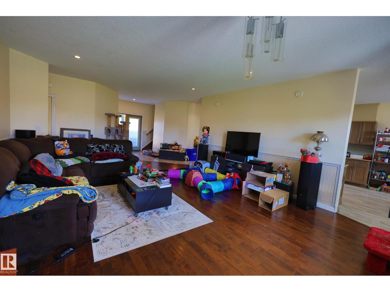 #504 4st 57000 HWY 44