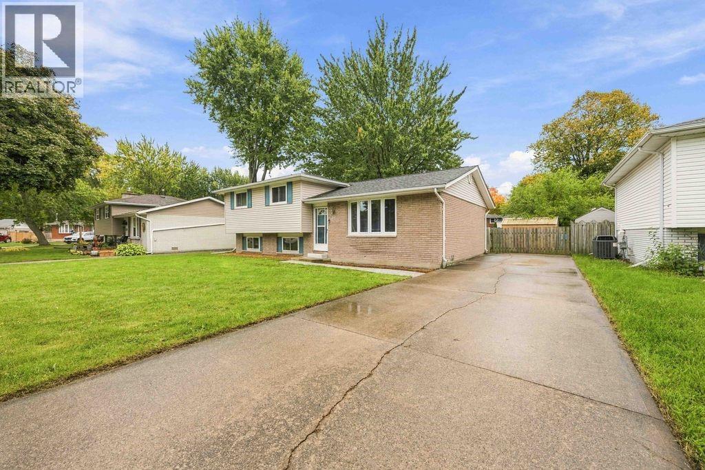 311 BRAEMAR PLACE St Clair Ontario Canada N0N1G0 3