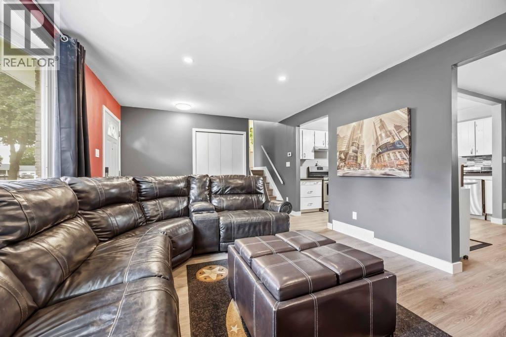 311 BRAEMAR PLACE St Clair Ontario Canada N0N1G0 5