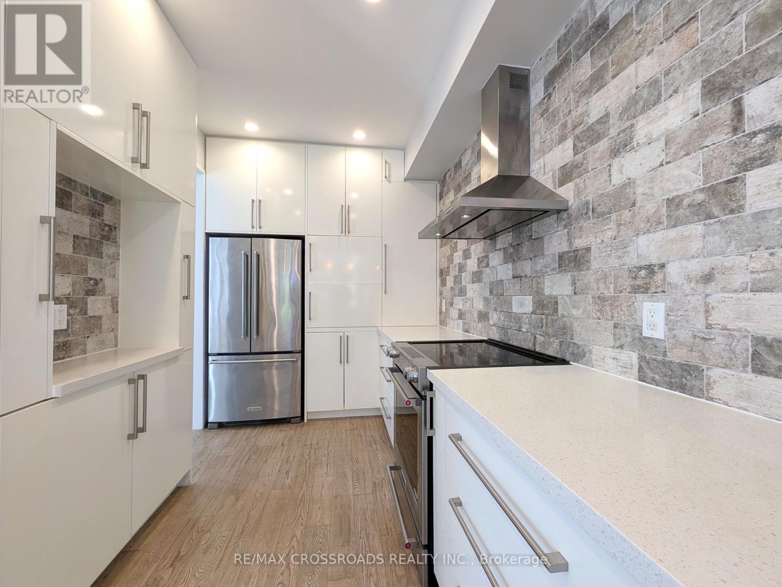 31 Loire Valley Avenue, Vaughan, Ontario  L4J 8T3 - Photo 12 - N13853536
