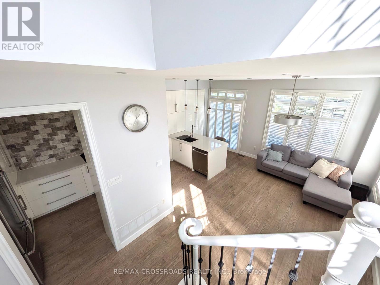 31 Loire Valley Avenue, Vaughan, Ontario  L4J 8T3 - Photo 14 - N13853536