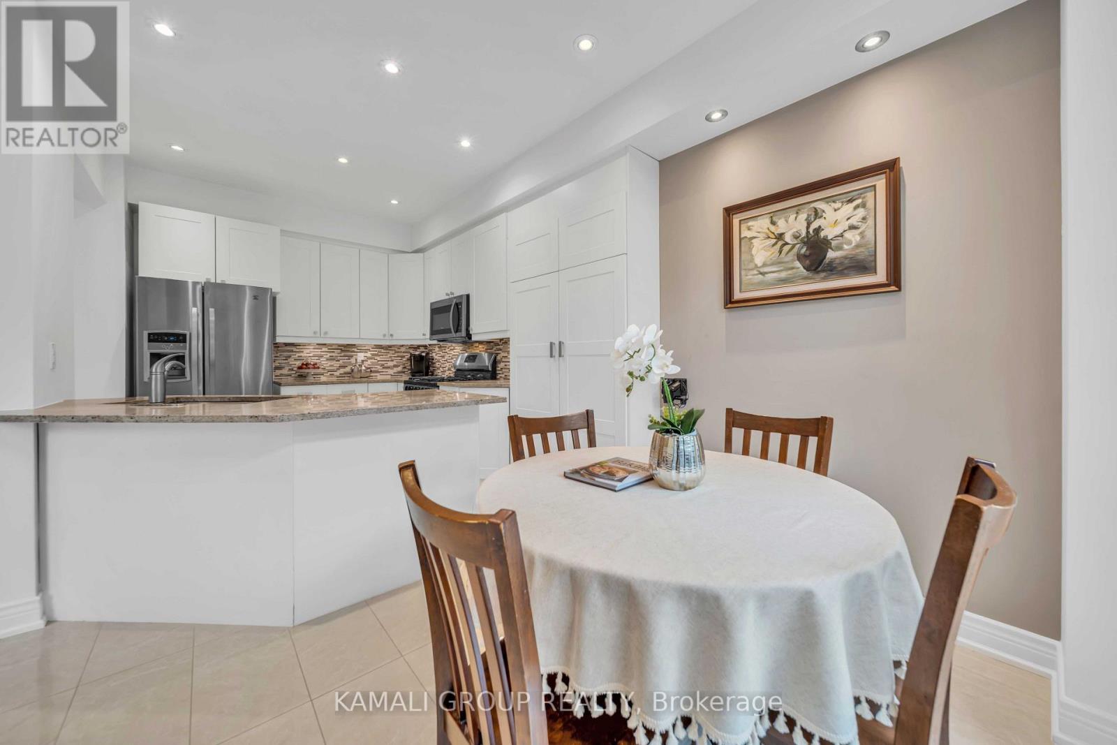66 Longwood Avenue, Richmond Hill, Ontario  L4E 4A6 - Photo 13 - N13853656