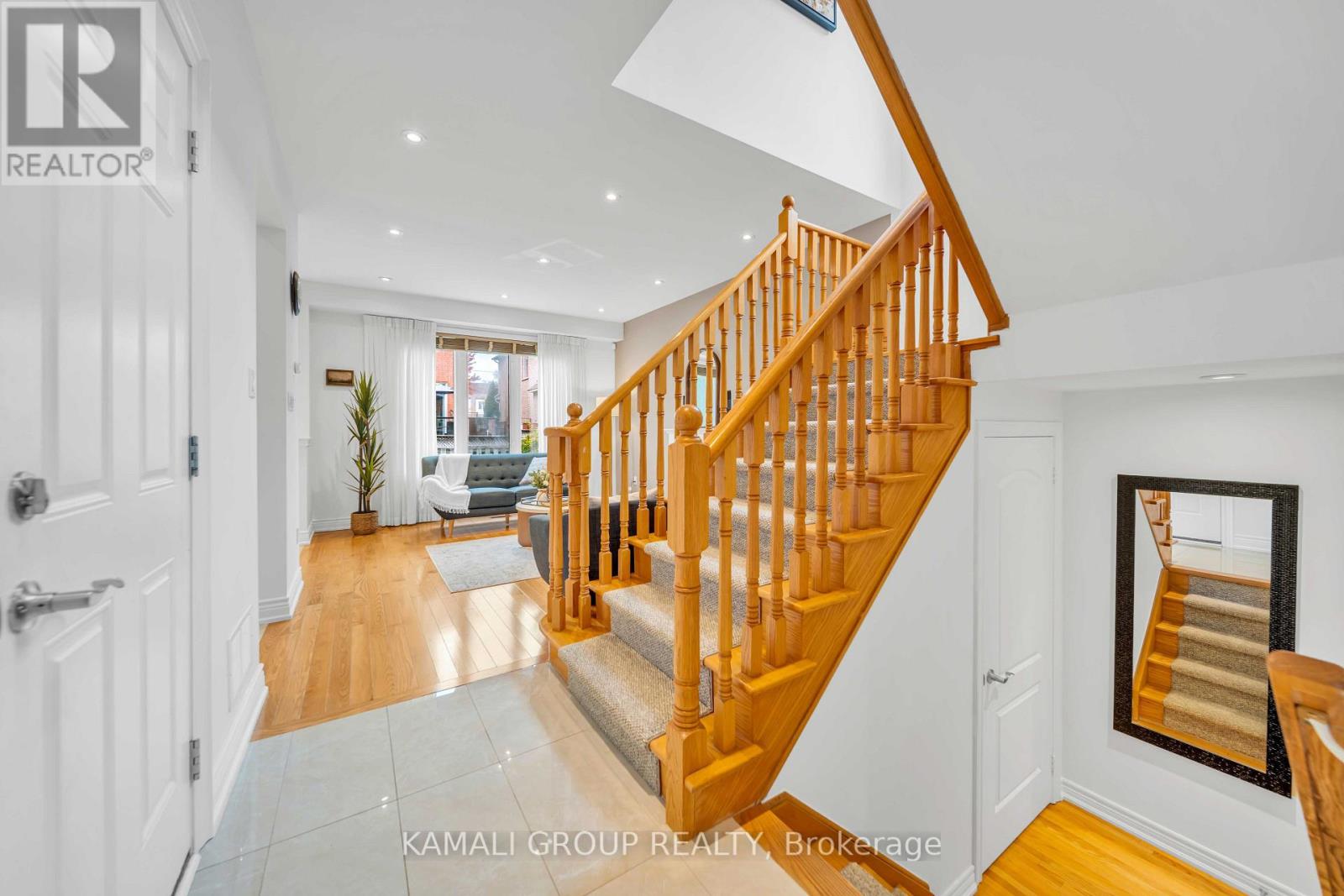 66 Longwood Avenue, Richmond Hill, Ontario  L4E 4A6 - Photo 7 - N13853656
