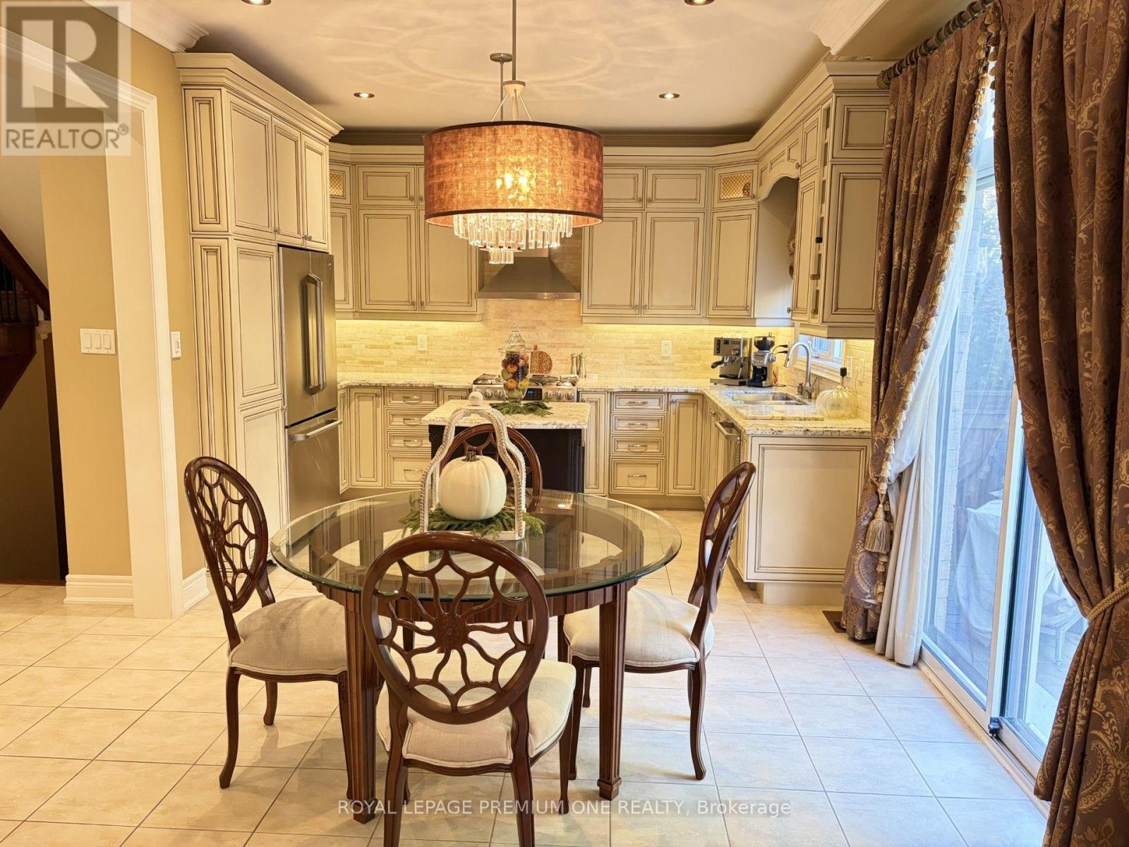 53 Trinita Avenue, Vaughan, Ontario  L4H 3J8 - Photo 14 - N13853846