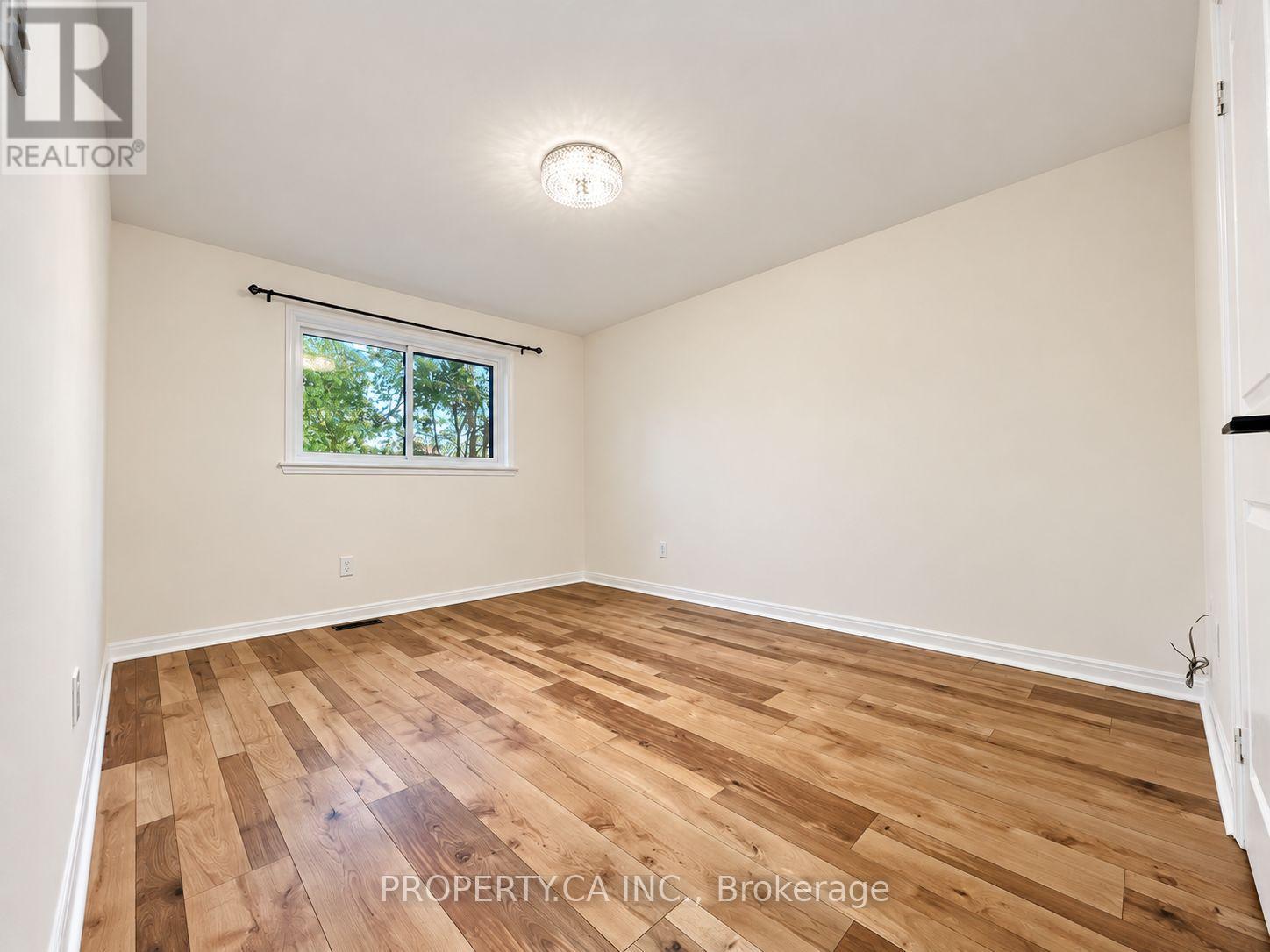 64 Chaucer Crescent, Barrie (Letitia Heights), Ontario  L4N 4T7 - Photo 5 - S13853592