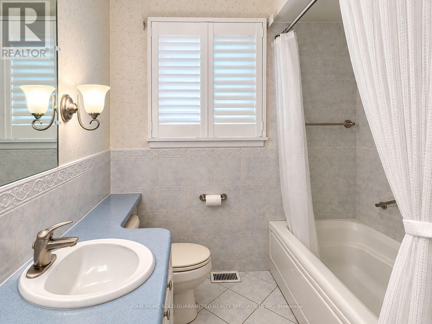 Main Floor - 37 Downsview Drive, Barrie, Ontario  L4M 4P9 - Photo 11 - S13853918