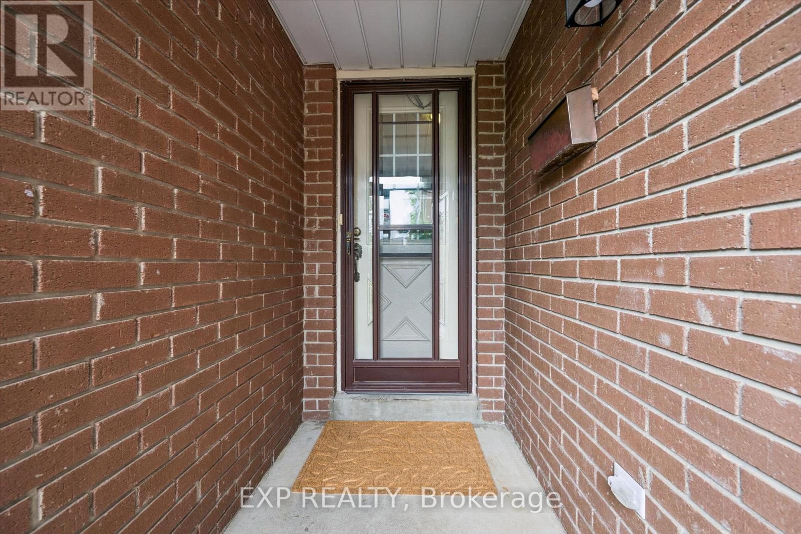 2932 Inlake Court, Mississauga, Ontario  L5N 2A5 - Photo 5 - W13853530