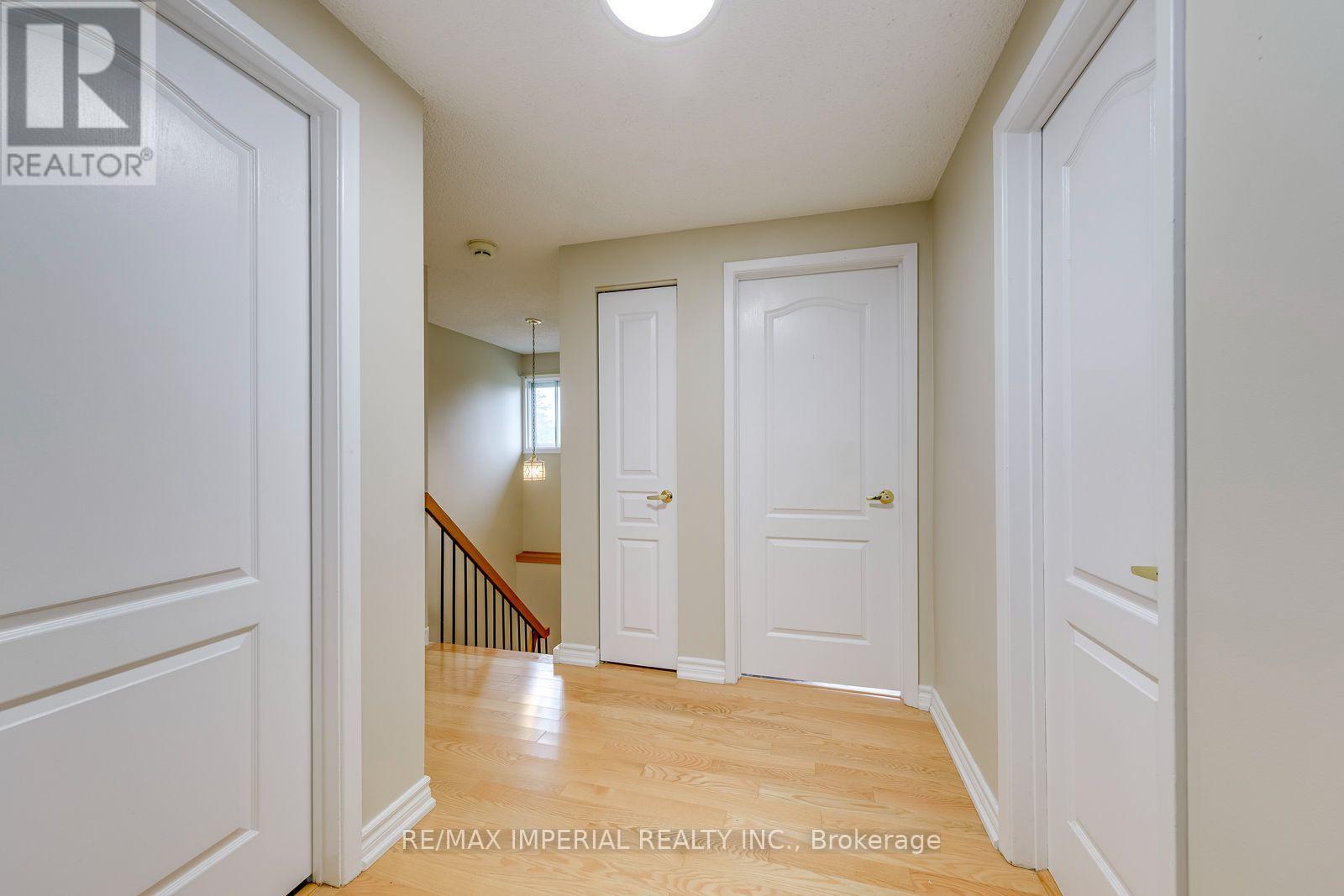 6100 Wabukayne Court, Mississauga, Ontario  L5N 2B2 - Photo 18 - W13853552