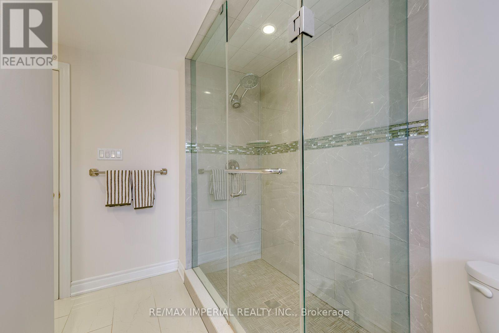 6100 Wabukayne Court, Mississauga, Ontario  L5N 2B2 - Photo 22 - W13853552