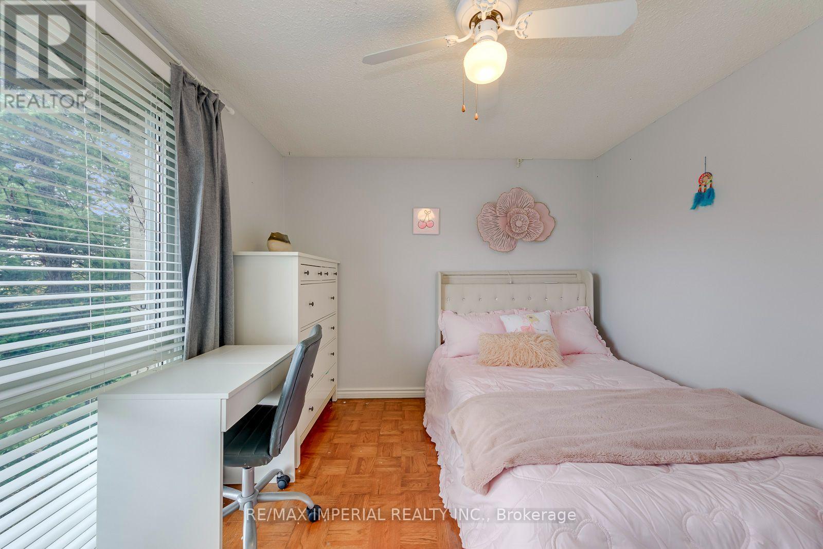 6100 Wabukayne Court, Mississauga, Ontario  L5N 2B2 - Photo 26 - W13853552