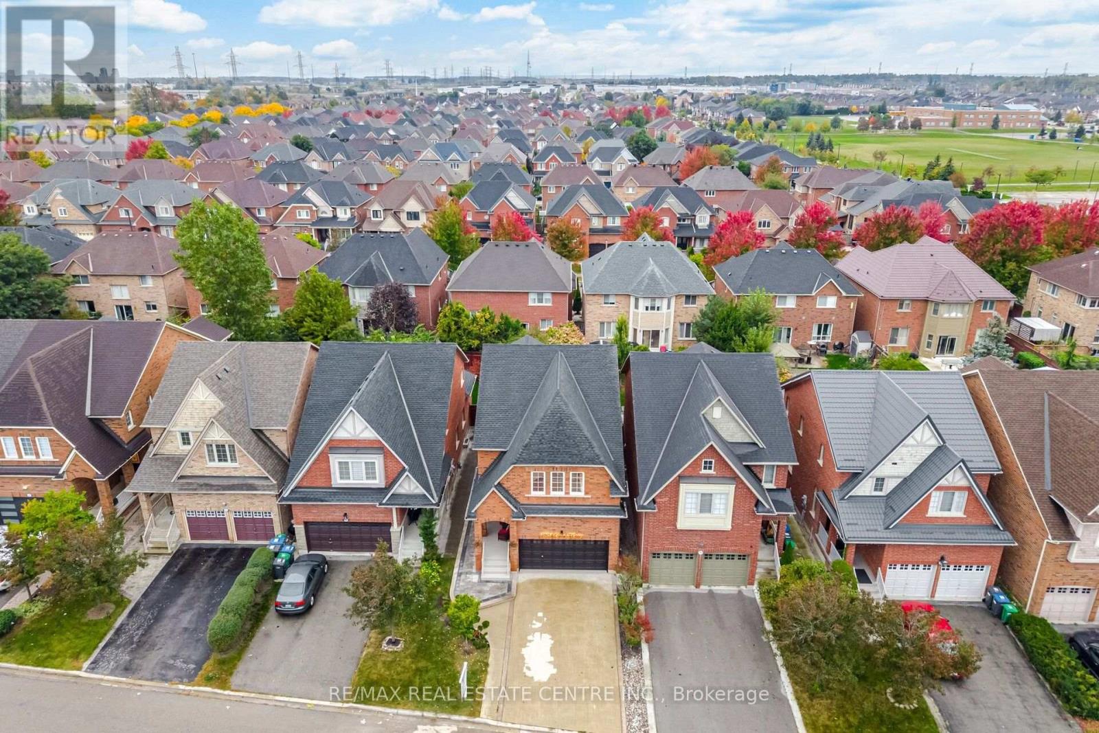 4804 Glasshill Grove, Mississauga, Ontario  L5M 7P3 - Photo 2 - W13853574