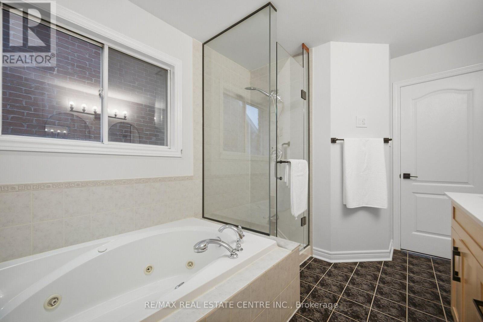 4804 Glasshill Grove, Mississauga, Ontario  L5M 7P3 - Photo 27 - W13853574