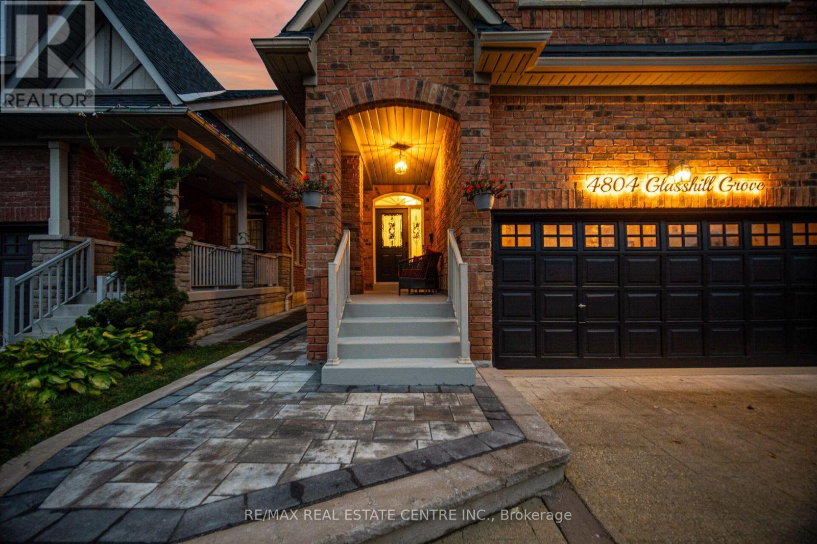4804 Glasshill Grove, Mississauga, Ontario  L5M 7P3 - Photo 5 - W13853574