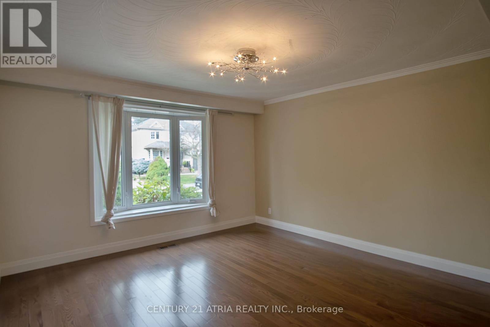 119 Milton Street, Toronto, Ontario  M8Y 2Y4 - Photo 7 - W13853636