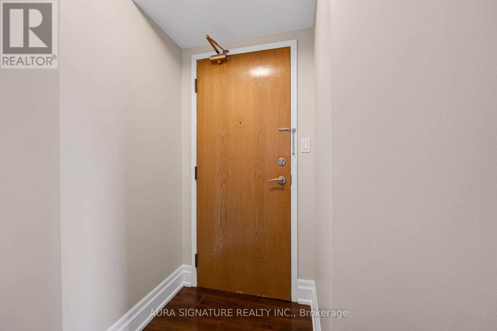 1010 - 3 Hickory Tree Road, Toronto, Ontario  M9N 3W5 - Photo 7 - W13853724
