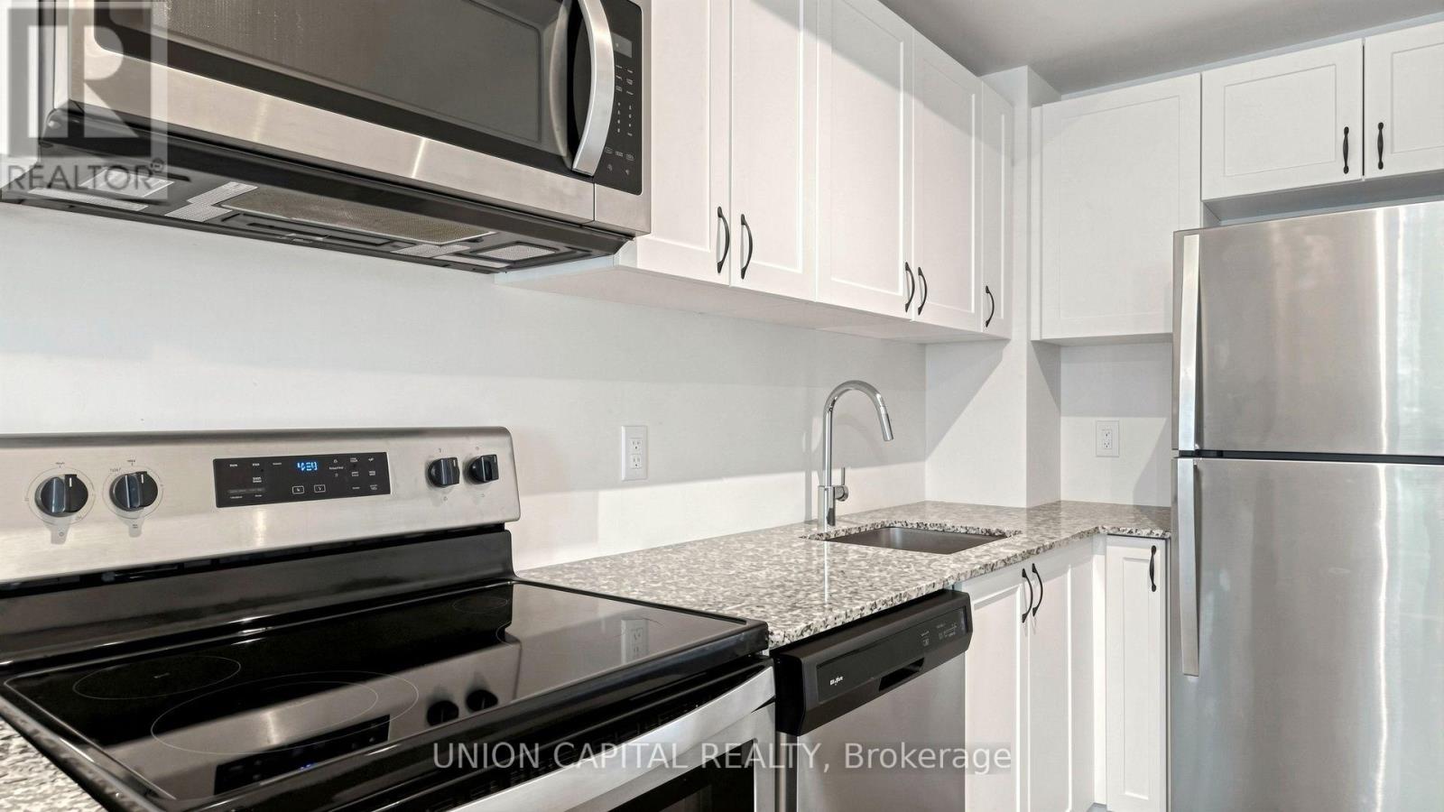9 - 6 Bicknell Avenue, Toronto, Ontario  M6M 0B4 - Photo 6 - W13853886