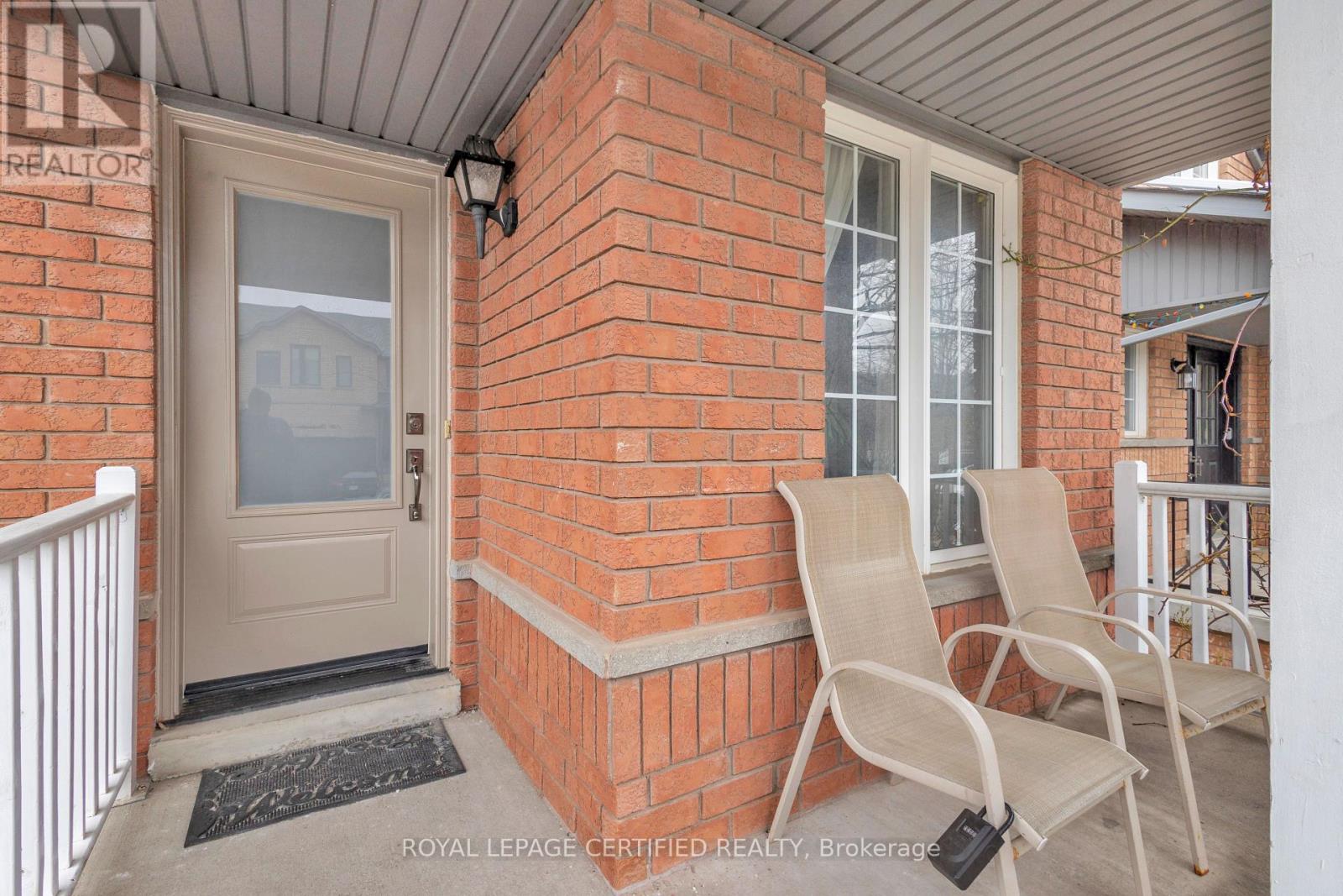 17 Chestermere Crescent, Brampton, Ontario  L7A 2E8 - Photo 4 - W13853920