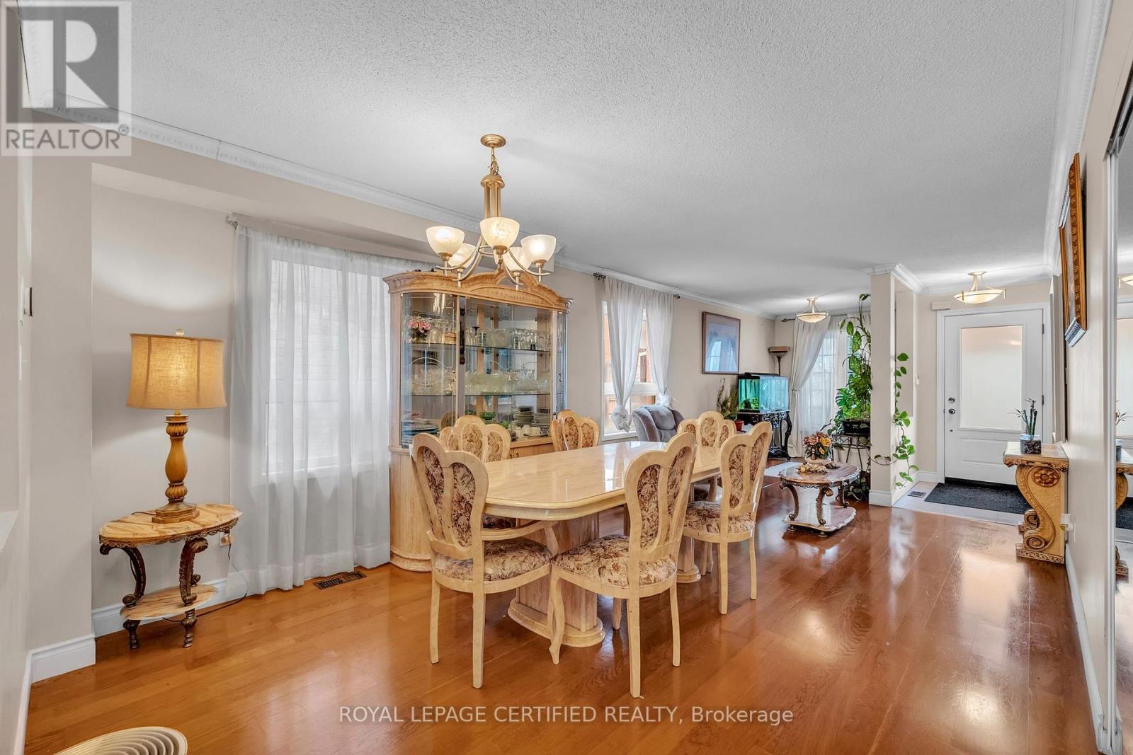 17 Chestermere Crescent, Brampton, Ontario  L7A 2E8 - Photo 5 - W13853920