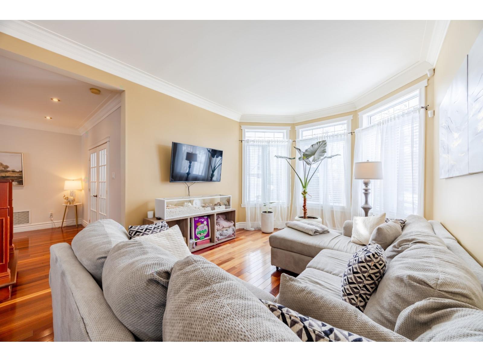 4243 Rue du Liseron Saint-Bruno-de-Montarville Quebec Canada J3V6L3 5
