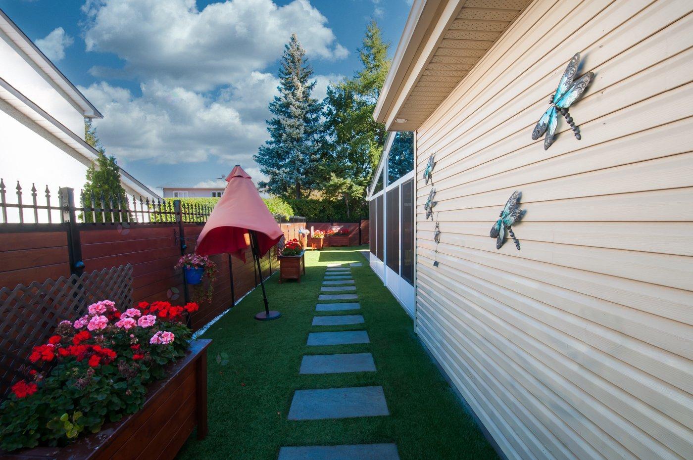 503 Rue du Pain-de-Sucre Mont-Saint-Hilaire Quebec Canada J3H5X7 5