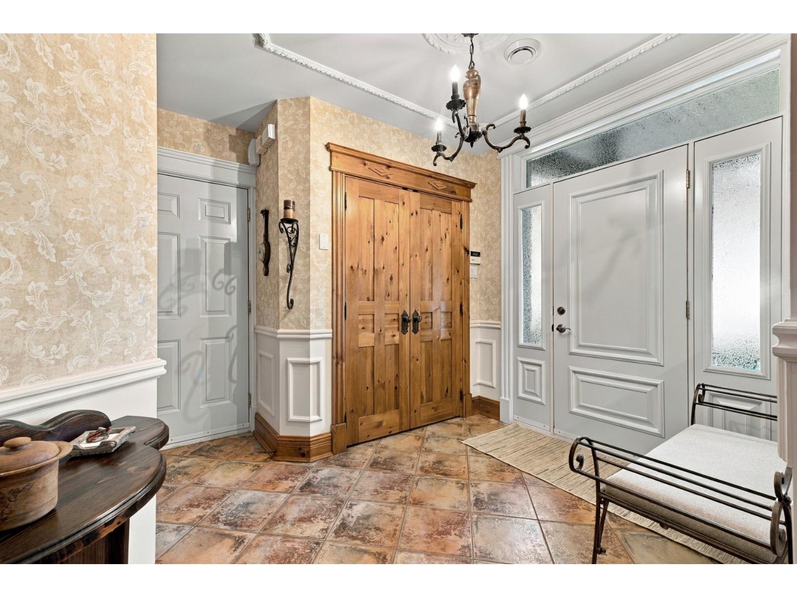 33 Rue Marcelle-Ferron Saint-Charles-Borromée Quebec Canada J6E9H4 4
