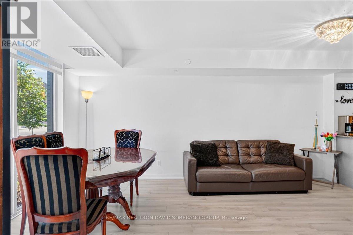 112 Varna Drive, Toronto, Ontario  M6A 0C6 - Photo 7 - C13684536