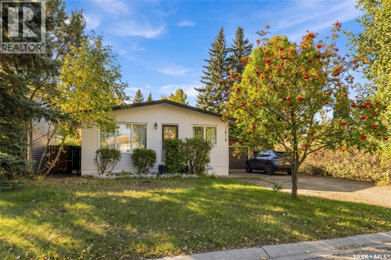 1814 WILSON CRESCENT, Saskatoon, Saskatchewan