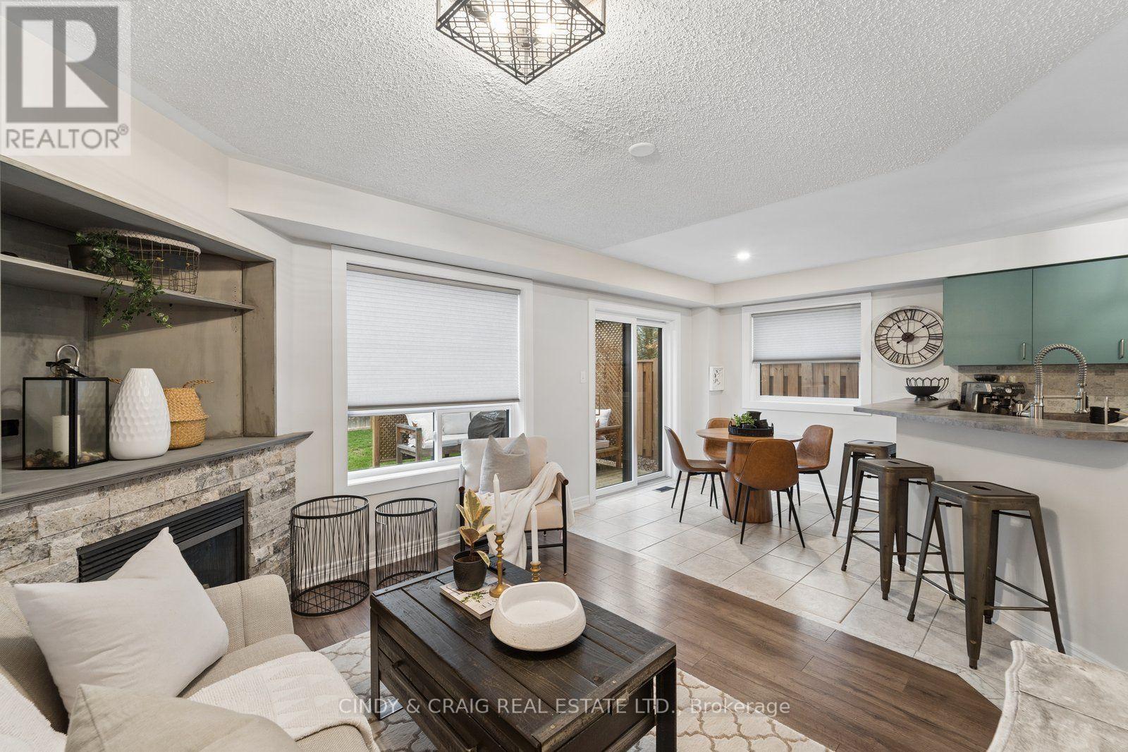 72 Lafayette Boulevard, Whitby, Ontario  L1P 1S9 - Photo 6 - E13853432