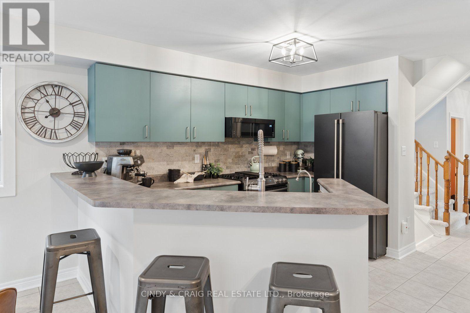 72 Lafayette Boulevard, Whitby, Ontario  L1P 1S9 - Photo 8 - E13853432