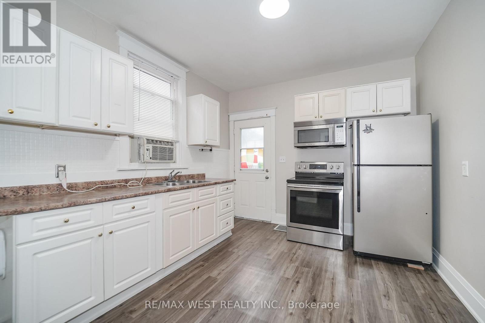133 Clarke Street, Oshawa, Ontario  L1H 5G1 - Photo 4 - E13765894