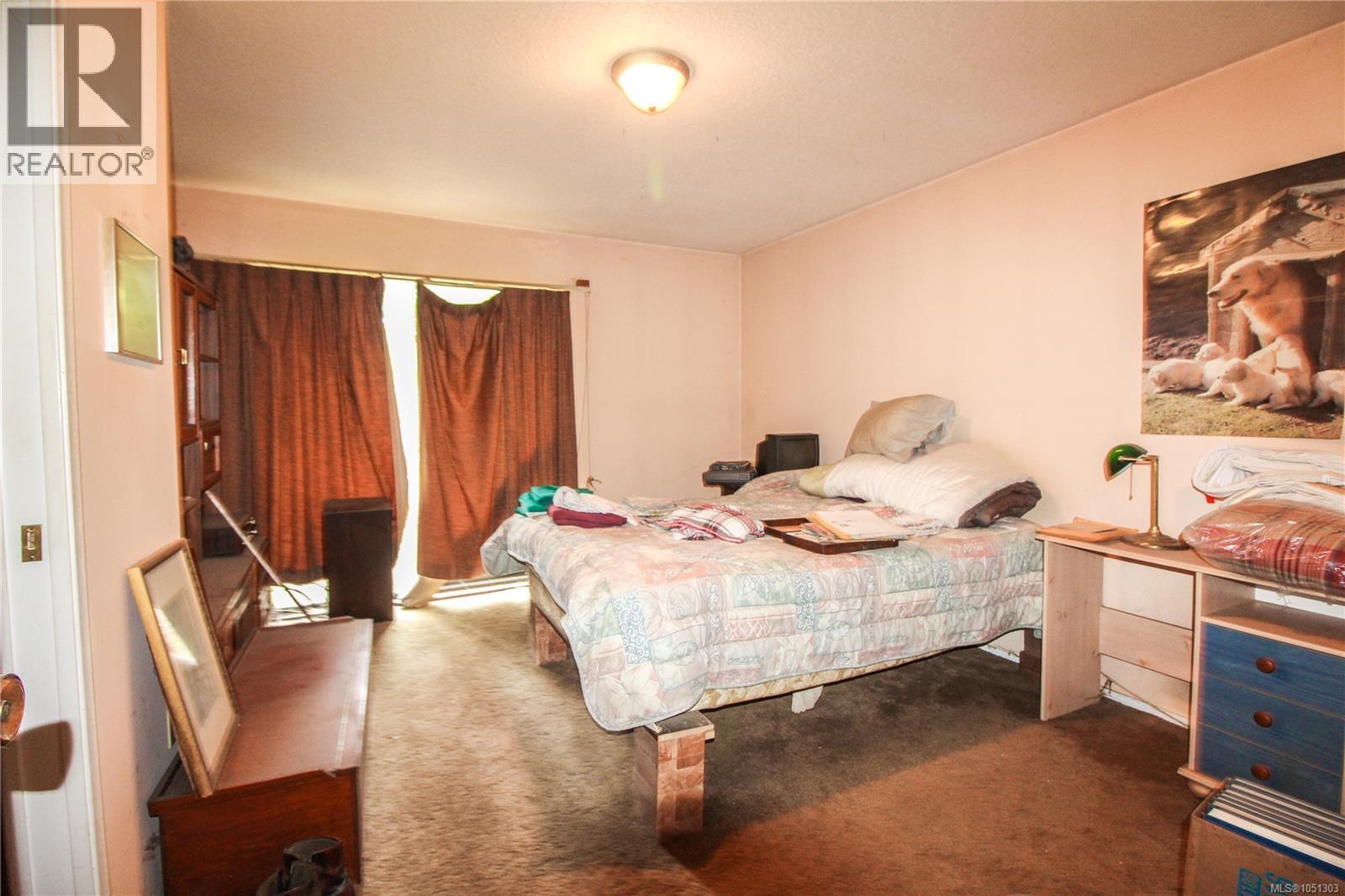 1102 Marchant Rd