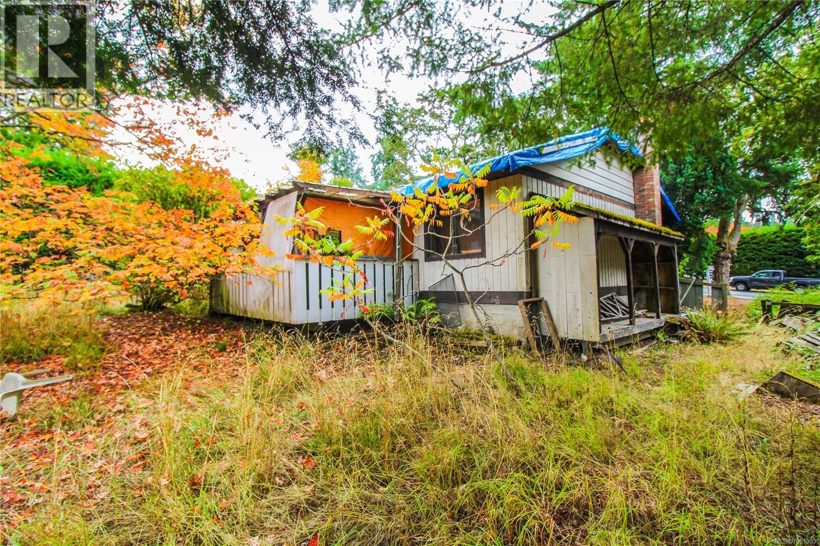 1102 Marchant Rd