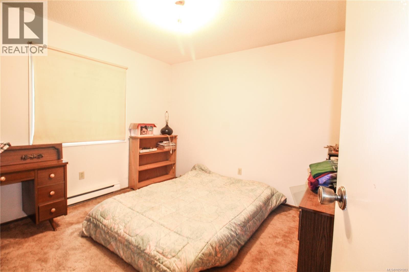 1102 Marchant Rd