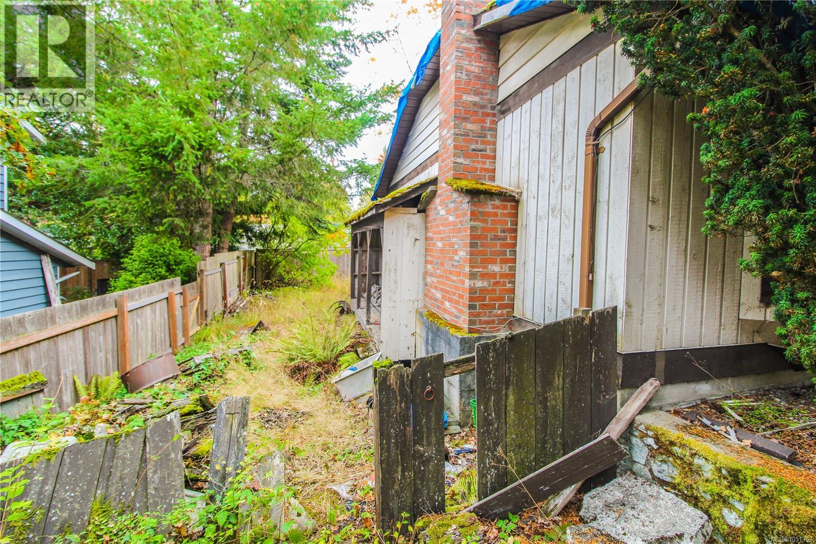 1102 Marchant Rd