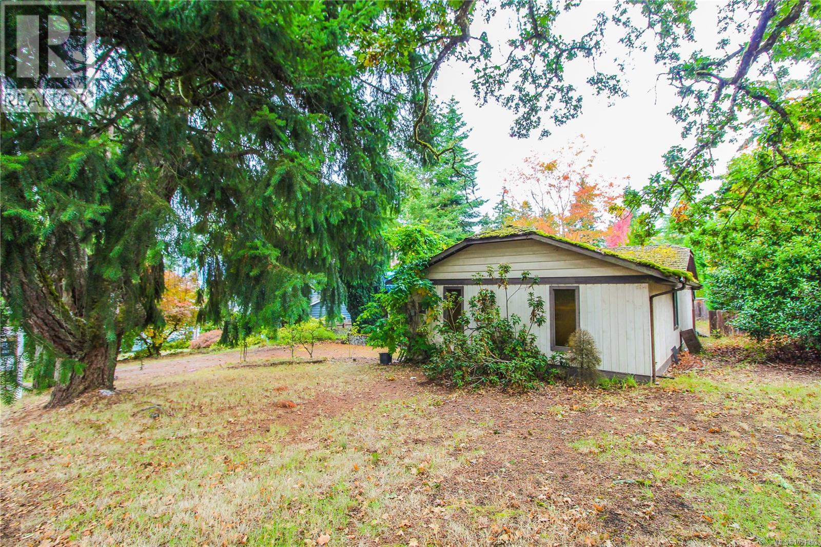1102 Marchant Rd