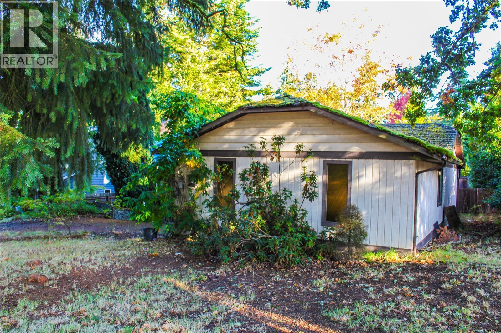 1102 Marchant Rd