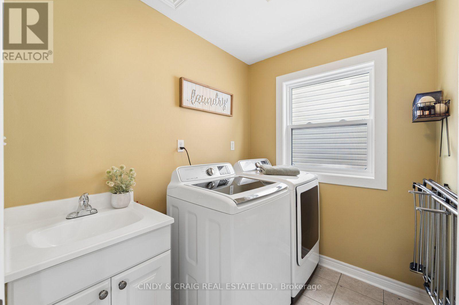 72 Lafayette Boulevard, Whitby, Ontario  L1P 1S9 - Photo 14 - E13853432