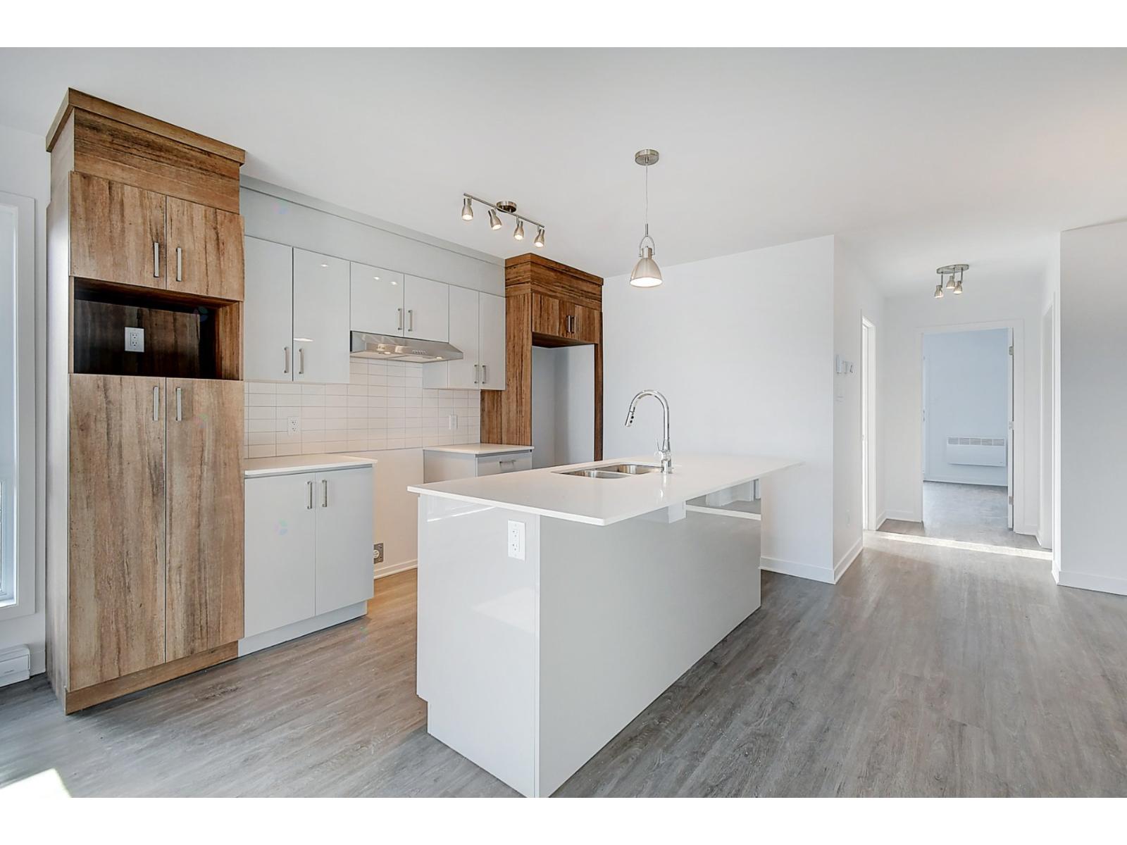 265-267 Rue Angèle-Chartrand Laval (Auteuil) Quebec Canada H7H0B8 3