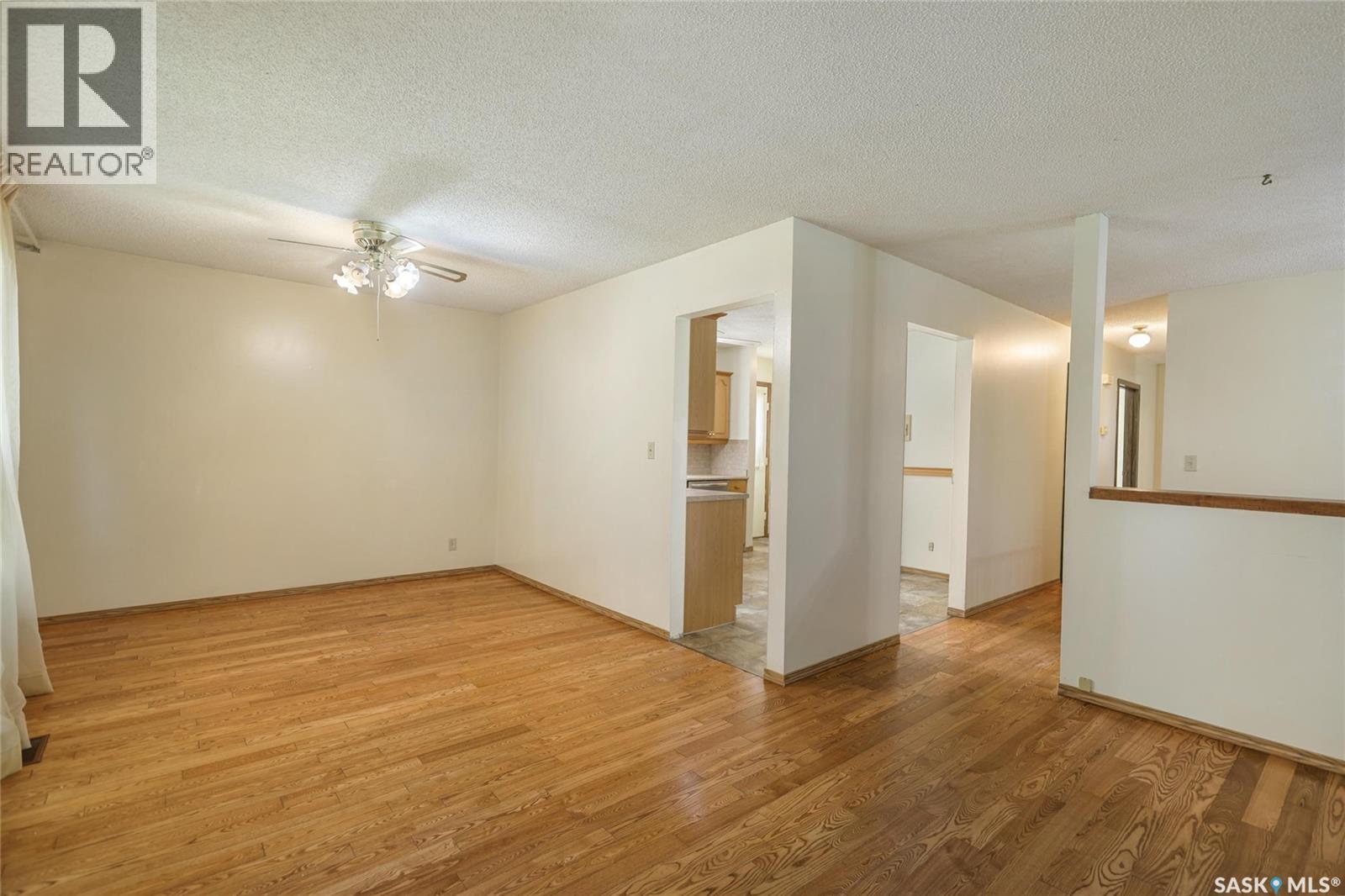 6418 7th Avenue N, Regina, Saskatchewan  S4T 7H1 - Photo 5 - SK050048