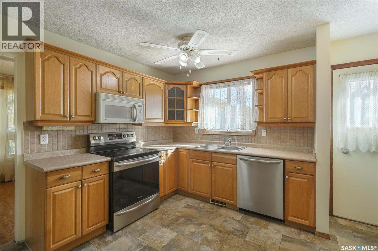 6418 7th Avenue N, Regina, Saskatchewan  S4T 7H1 - Photo 7 - SK050048