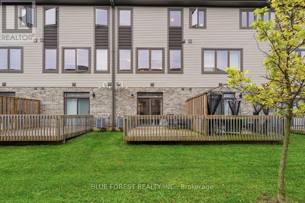 2112 Meadowgate Boulevard, London South, Ontario  N6M 0H5 - Photo 37 - X13854008