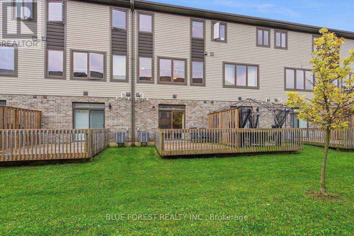 2112 Meadowgate Boulevard, London South, Ontario  N6M 0H5 - Photo 38 - X13854008