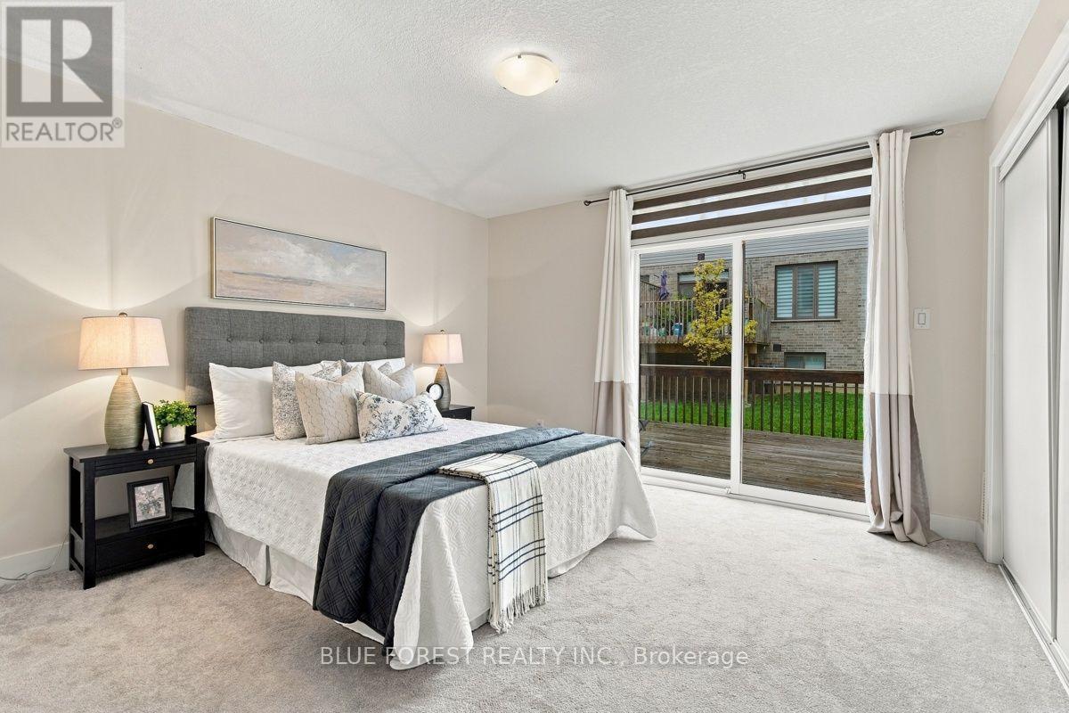 2112 Meadowgate Boulevard, London South, Ontario  N6M 0H5 - Photo 5 - X13854008